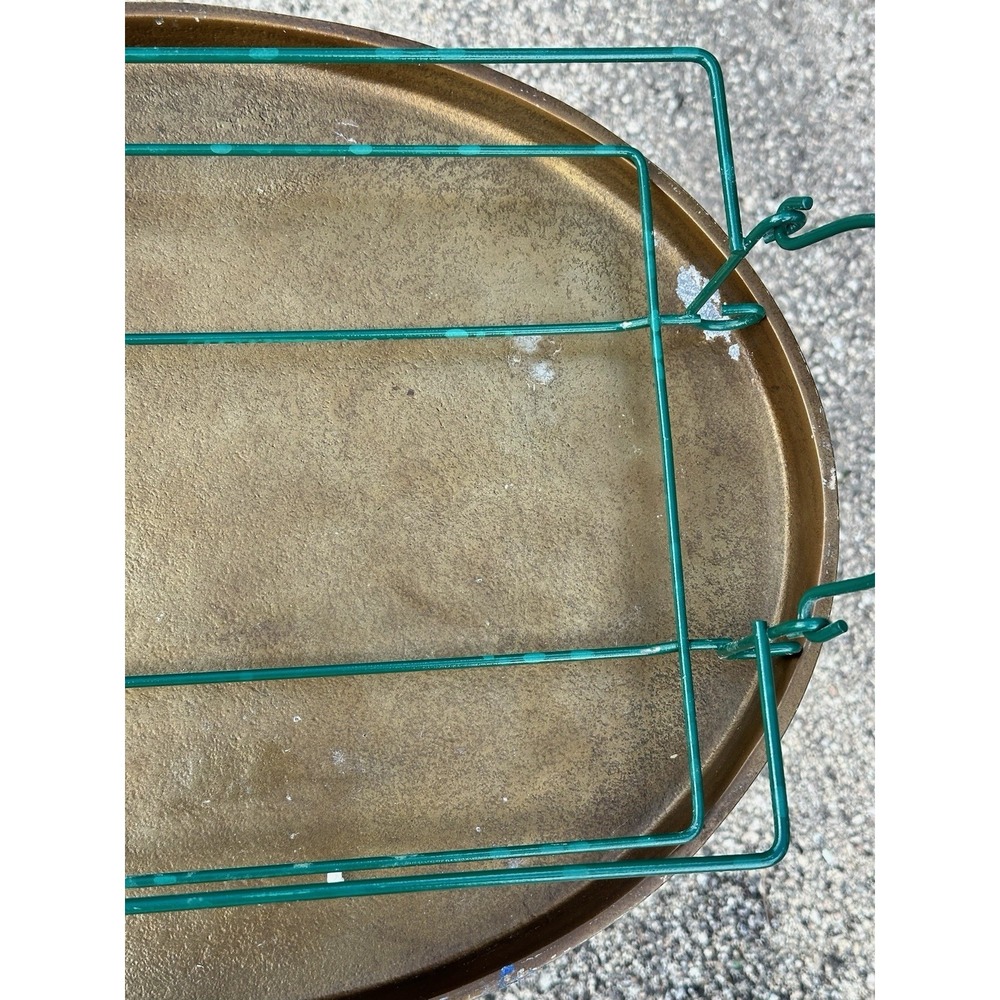 Temp-tations by Tara Peppermint Holly 13x9 Baker w/ Lid & Metal Rack - Picture 6 of 14